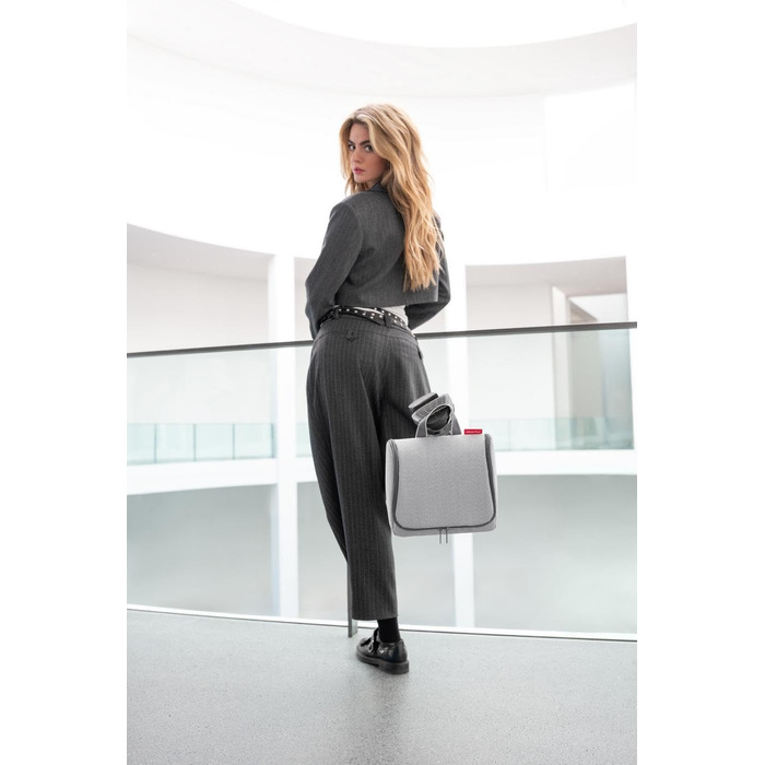 Сумка-органайзер Reisenthel для туалетних аксесуарів з гачком, водонепроникний матеріал (Herringbone Grey, смугастий)