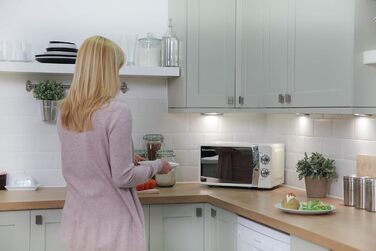 Мікрохвильова піч Russell Hobbs RHMM701C Solo, 17 л, 700 Вт, кремовий колір - з таймером, розморожуванням та 5 рівнями потужності