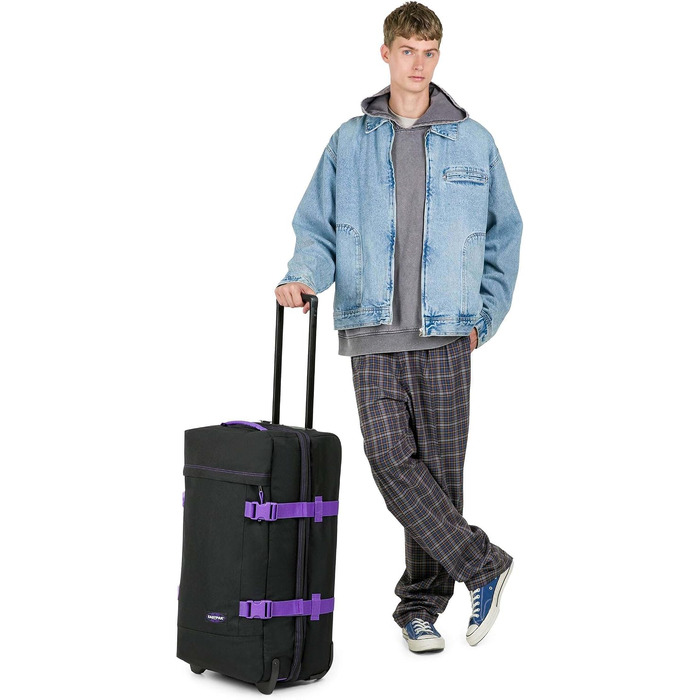 Валіза Eastpak Tranverz M 78L (67x35.5x30 см) на колесах, легкий дорожній кофер з 2 відділеннями, телескопічною ручкою та TSA-замком, колір Vineyard