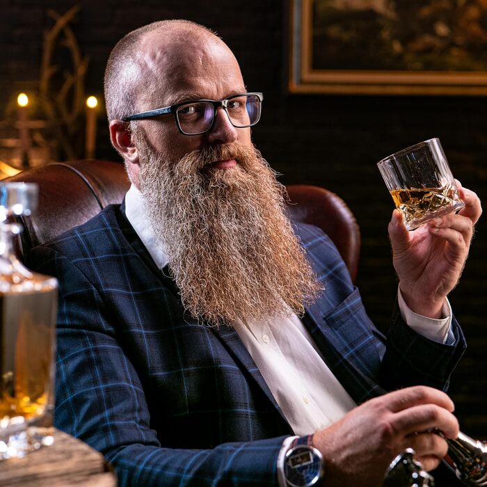 Подарунковий набір для віскі Whisiskey: графин 700 мл, склянки, камені, аксесуари, подарункова коробка – подарунок для чоловіка