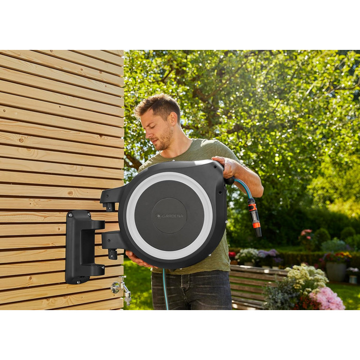 Gardena Wand-Schlauchbox RollUp M 20м: Автоматичний садовий шланг з намотувачем для поливу, кріплення на стіну, з пістолетом та 20м шлангом Gardena (18612-60)