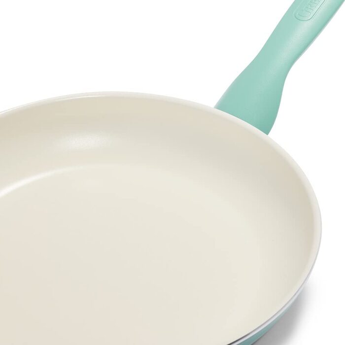 Сковорода GreenPan Rio 26 см, антипригарна керамічна, PFAS-free, для плити й духовки, термостійка ручка, можна мити в посудомийці, бірюзова з кремовим, екологічна