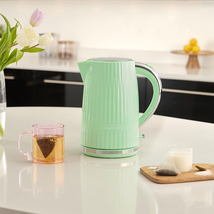 Електричний чайник Russell Hobbs Eden 27362-70, 1.7 л, 2400 Вт, колір фісташковий, нержавіюча сталь, з фільтром від накипу та індикатором рівня води