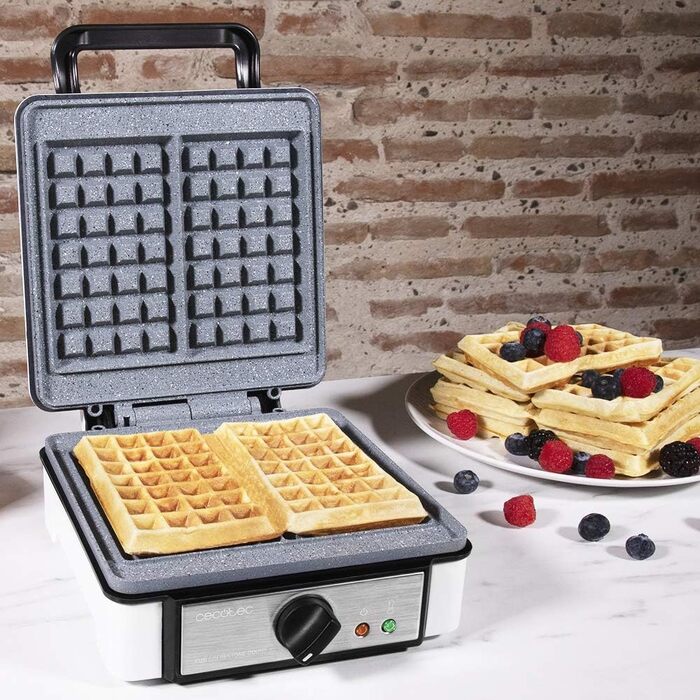 Вафельниця Cecotec Fun Gofrestone з антипригарним покриттям RockStone, 3 змінними панелями (вафлі, сендвічі, мафіни), 700 Вт