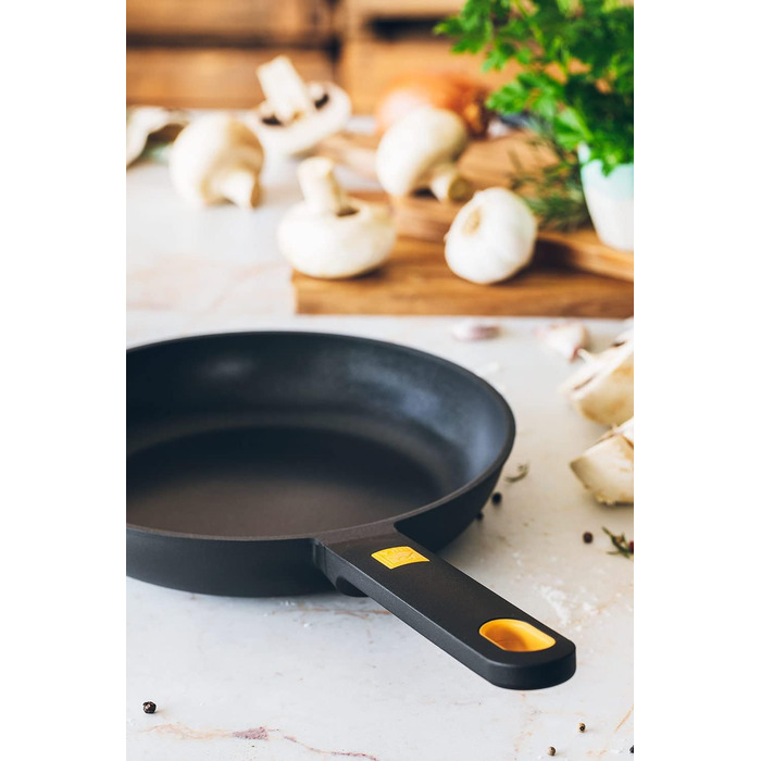 Набір сковорідок BRA Daily Pro, 3 шт., литий алюміній, 20-24-28 см, антипригарне покриття без ПФОА, для всіх типів плит і індукції, чорний/жовтий