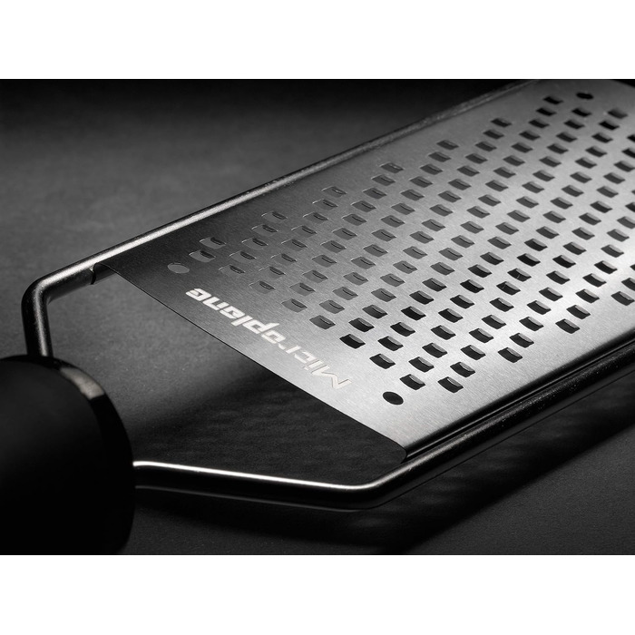 Терка Microplane для сиру, моркви, імбиру, кокоса та хріну, чорна, з нержавіючої сталі - Made in USA, груба