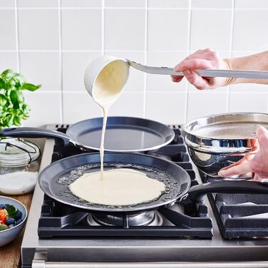 Сковорода для млинців GreenPan Essentials 28 см, керамічне антипригарне покриття, без PFAS, для індукції, духовки до 160°C, чорна, можна мити в посудомийці