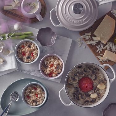 Чавунна каструля-брятер Le Creuset Signature з кришкою, кругла, 20 см, 2,4 л, для всіх типів плит та індукції, колір Meringue