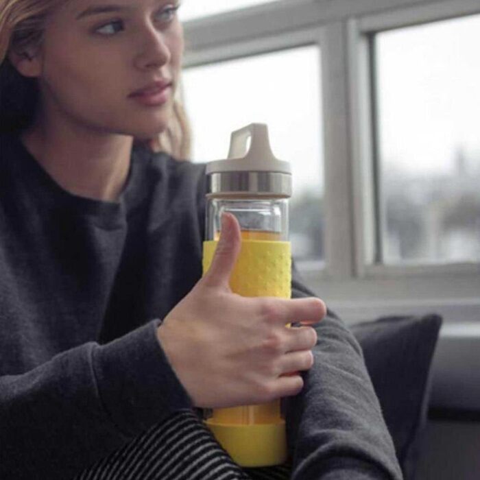 Термобутилка SIGG Hot & Cold зі скла 0.4 л, ізольована, без шкідливих речовин, із силіконовим захистом Ultra Lemon