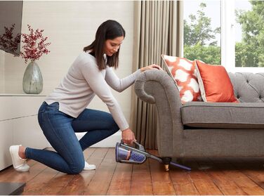 Акумуляторний ручний пилосос BLACK+DECKER 18В 36Вт Dustbuster з технологією smarttech, циклонною системою, висувною щілинною насадкою, щіткою для шерсті тварин, настінною зарядною станцією, титан/срібло/фіолетовий