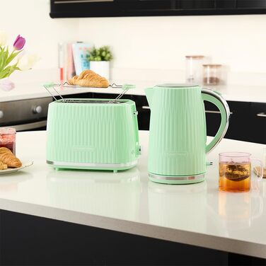 Електричний чайник Russell Hobbs Eden 27362-70, 1.7 л, 2400 Вт, колір фісташковий, нержавіюча сталь, з фільтром від накипу та індикатором рівня води