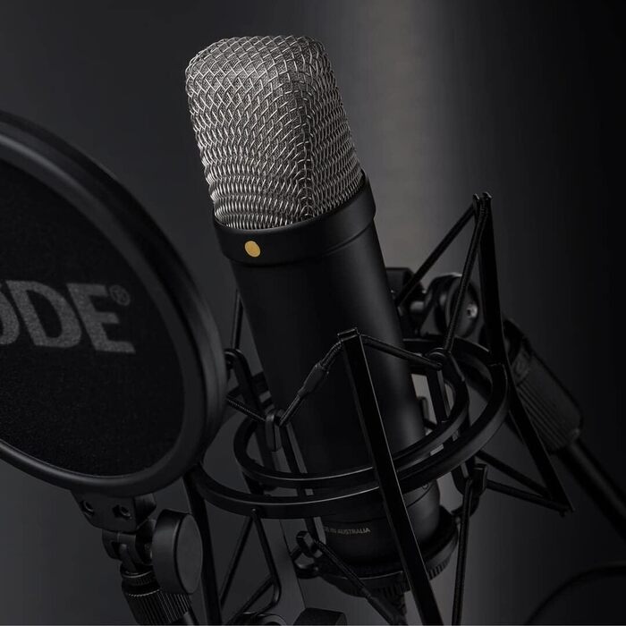 Студійний мікрофон Rode NT1 5th Gen Black XLR/USB + тримач K-M 23840 + мікрофіброва серветка Keepdrum