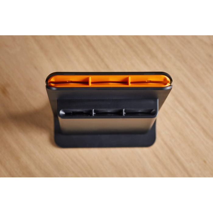 Набір кухонних ножів Fiskars Functional Form з підставкою (5 ножів), чорний пластик