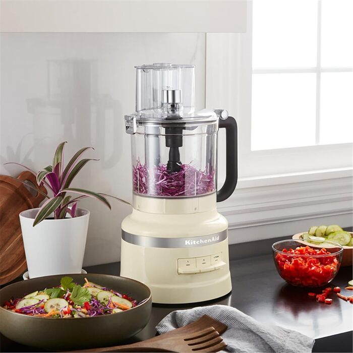 Кухонний комбайн KitchenAid 5KFP1319EAC 3.1л кремового кольору (Almond Cream) з насадками для нарізки кубиками та контейнером для зберігання, 400 Вт