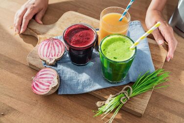 Соковижималка GASTROBACK Slow Juicer Advanced Vital, чорна, срібляста, повільного віджиму, для овочів і фруктів