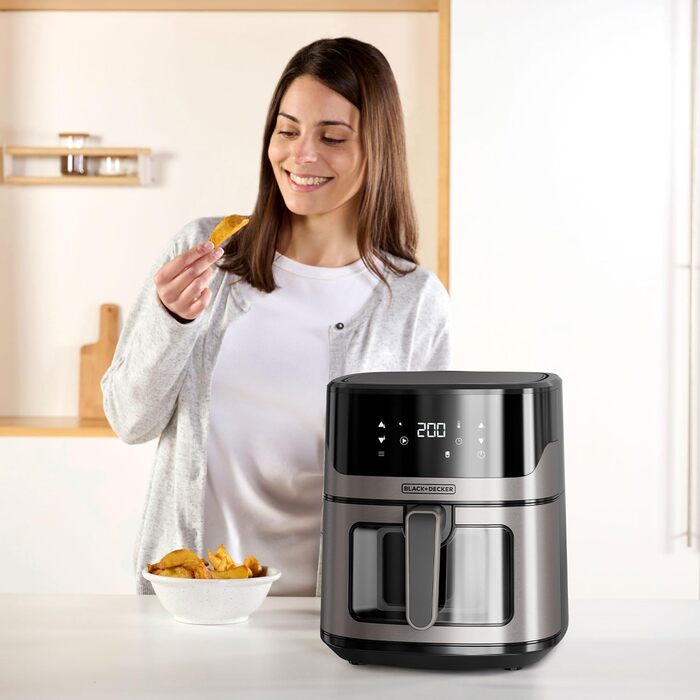 Фритюрниця аерогриль BLACK+DECKER BXAF6500E 1600Вт, 6,5л, 8 програм, оглядове вікно, температура 80-220°C, до 1300г картоплі фрі