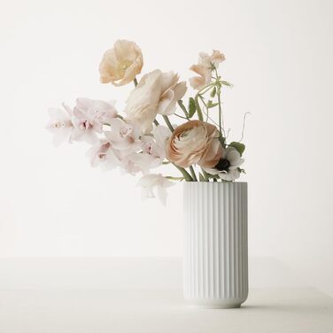Ваза Lyngby Porcelæn H20.5 см, біла – класичний данський дизайн