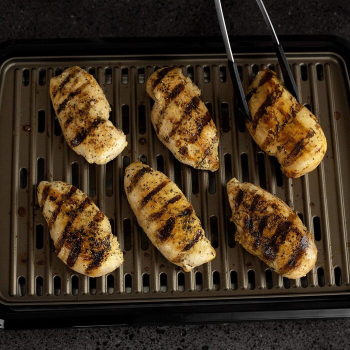 Електричний гриль George Foreman Smokeless для дому, бездимний, антипригарний, з піддоном для жиру, регулятором температури, вертикальне зберігання, модель 25850-56