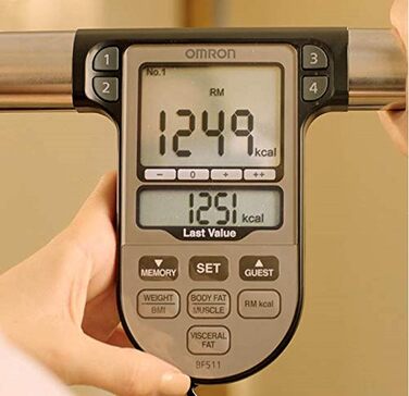 OMRON BF511 Аналізатор складу тіла, клінічно підтверджений, 8 високоточних сенсорів для вимірювання на руках і ногах, вимірює вагу, відсоток жиру, вісцеральний жир, м'язову масу, базовий обмін, синій