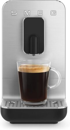 Еспресо-машина Smeg BCC11BLMEU з вбудованою кавомолкою, термоблоком, об'єм 1,4 л, чорна