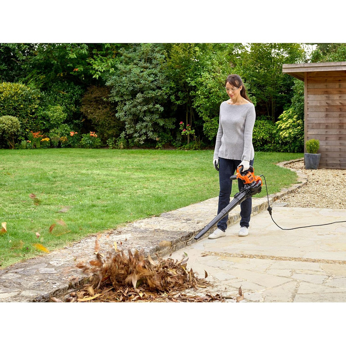 Black+Decker 3-в-1 електропристрій для прибирання листя BEBLV301 (3000 Вт) з подрібнювачем, решетом та мішком-рюкзаком 72л - висока швидкість видуву та регульована потужність всмоктування
