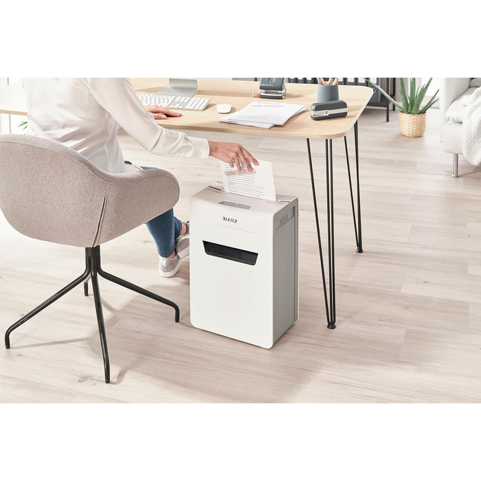Leitz IQ 10X Premium Protect: Шредер для документів, партіковий зріз, 11-10 аркушів, тихий, компактний, сертифікований, 18л контейнер, для офісу та дому, білий