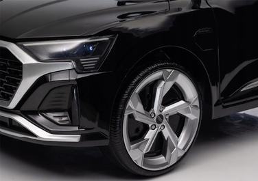 Дитячий електромобіль Audi SQ8 4x4: EVA-гума, шкіряне сидіння, акумулятор 12V 7Ah, пульт 2.4G та LED-освітлення
