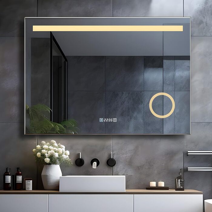 LED дзеркало для ванної кімнати LISA 80x60 см з підсвічуванням, розеткою та годинником. Сенсорне регулювання яскравості, тепле/холодне світло, антизапарник. Для ванної, туалету, коридору.