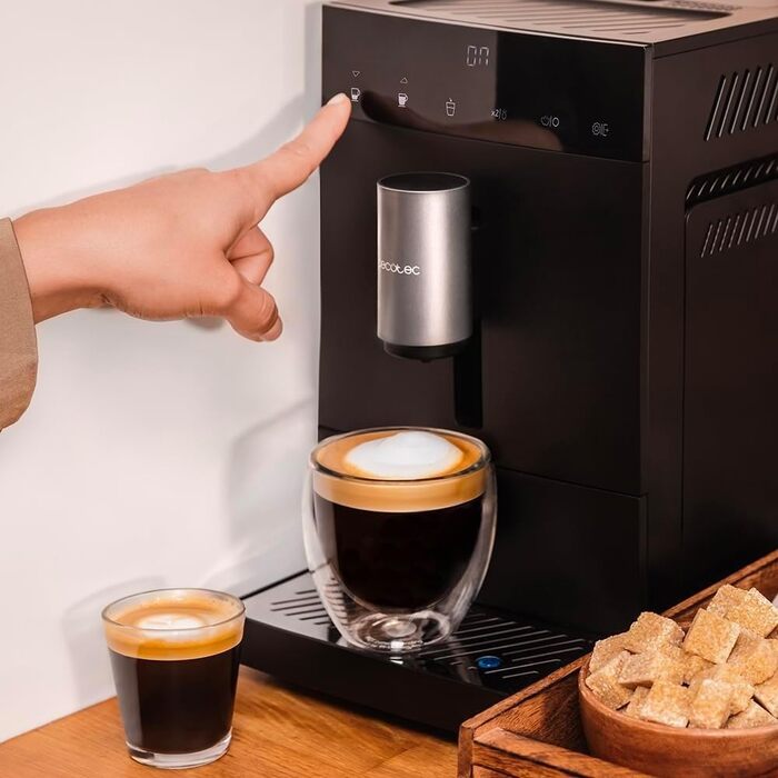 Кавомашина автоматична Cecotec Cremmaet Compact Steam: 19 бар, 1350 Вт, з капучинатором, термоблок, 1.1 л, для зерен