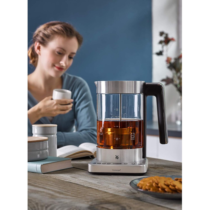 Електричний чайник WMF Lono Silk 1.6 л з нержавіючої сталі, з фільтром від накипу, бездротовий, з поворотним підставою, антифнгер, відкривання однією рукою, зовнішній індикатор рівня води (1.4л - 1.7л)