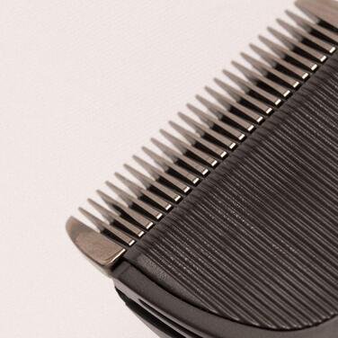 Бездротова машинка для стрижки та бритва CLIPPER EASY, 4 насадки, 7 режимів
