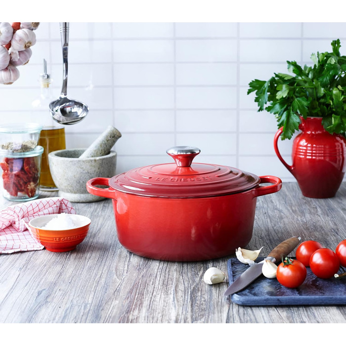 Le Creuset Signature Чавунна сковорода з кришкою, 24 см, 4.2 л, Cherry Red (Kirschrot)