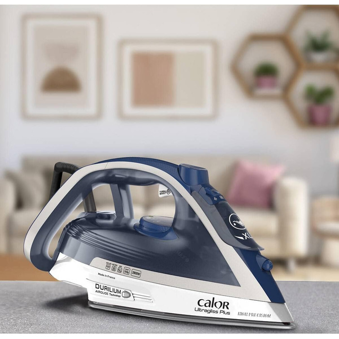 Праска Calor Ultragliss Plus 2800 Вт, парова, 50 г/хв, паровий удар 260 г/хв, антипригарна підошва, вертикальне відпарювання, автоматичний пар, синьо-срібляста, преміум
