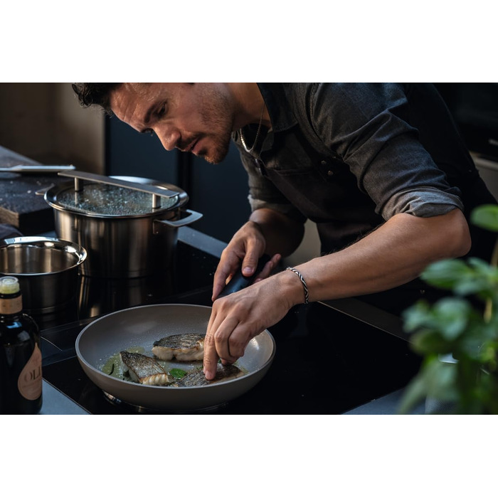 Набір керамічних сковорідок Fissler Ceratal Evo Classic 2 шт. (24 та 28 см), теплий сірий, без PFAS/PTFE, CookStar, Німеччина