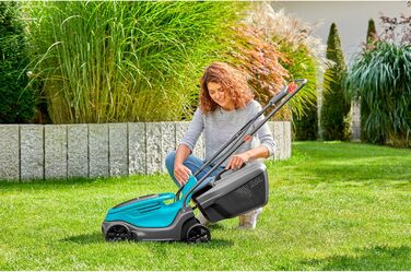 Акумуляторний газонокосарка Gardena PowerMax 37/36V P4A: комплект для використання, ширина зрізу 37 см, об'єм травоспіральника 45 л, центральне регулювання висоти зрізу, двигун PowerPlus з Eco-режимом
