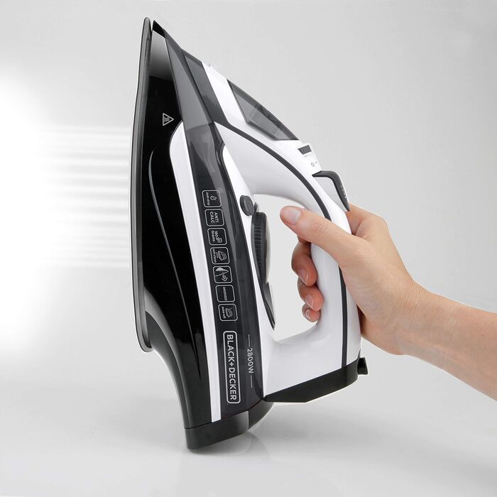Парова праска BLACK+DECKER BXIR2802E, 2800 Вт, пластик, 370 мл, біла