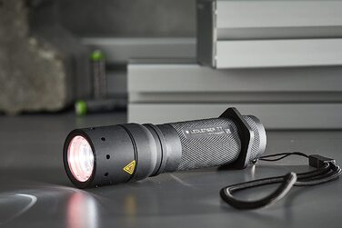 Ліхтарик Ledlenser TT тактичний LED, 280 люмен, 220 м, металевий корпус, фокусування, 3xAAA, для полювання, риболовлі, туризму