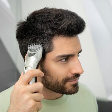 Триммер для бороди та волосся Panasonic ER-GC71 з 39 насадками для чоловіків - професійний догляд та стайлінг