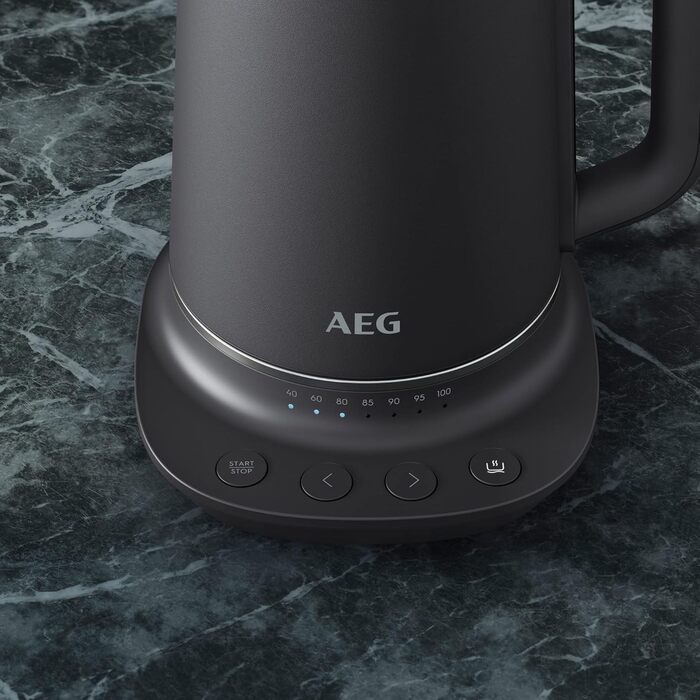 Електричний чайник AEG K7-1-6BP: 1.7 л, 7 температур, захист від накипу, LED-дисплей, сірий