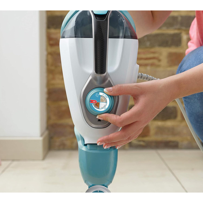 Парова швабра BLACK+DECKER BHSM166DSM 1600 Вт з дельтакутовою насадкою 2-в-1