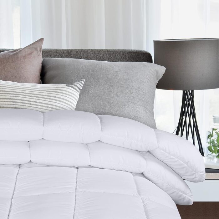 Ковдра постільна Utopia Bedding 200x200 см, стегане пухове покривало з наповнювачем з поліестеру 350 GSM (біле)