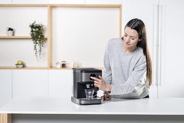 Еспресо-машина BLACK+DECKER BXCO850E, 20 бар, 1,5 л, автоматична, з паровою насадкою, антиплямова нержавіюча сталь, 850 Вт, Extra-Sahne, програмоване приготування