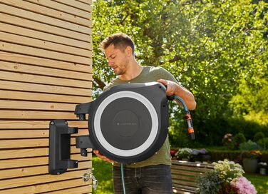 Gardena Wand-Schlauchbox RollUp M 20м: Автоматичний садовий шланг з намотувачем для поливу, кріплення на стіну, з пістолетом та 20м шлангом Gardena (18612-60)