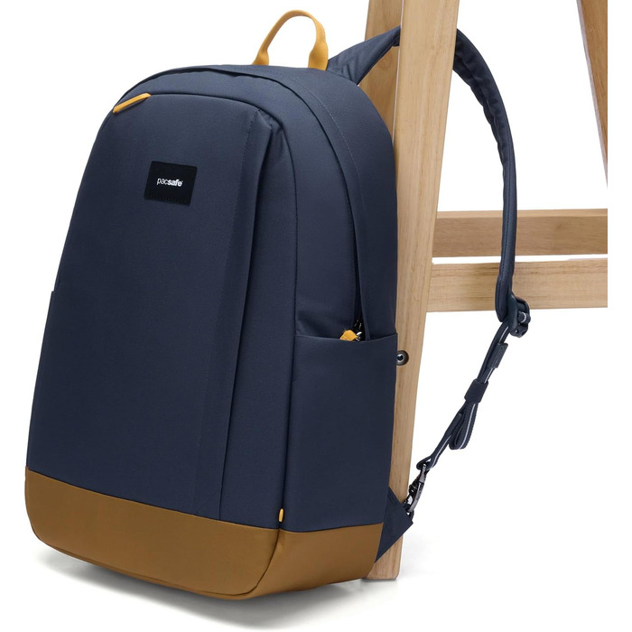 Протикрадіжний рюкзак Pacsafe Go 25L для міста та подорожей, Jet Black