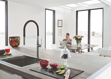 Змішувач кухонний GROHE Essence з висувним душем, темно-коричневий (30294000)