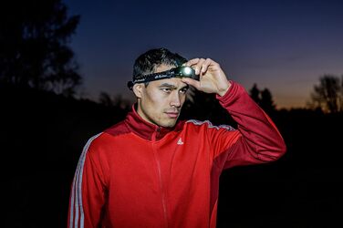 Налобний ліхтар Brennenstuhl LuxPremium LED з сенсором, акумуляторний, 400 люмен, USB, з червоним світлом, OSRAM, до 50 годин роботи, IP44, для вулиці