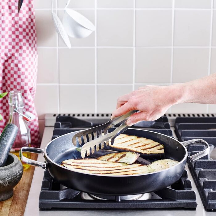 GreenPan Essentials сковорода-гриль (28 см), керамічне антипригарне покриття, без PFAS, для індукційних плит, придатна для миття в посудомийній машині, чорна