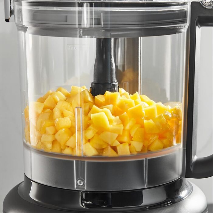 Кухонний комбайн KitchenAid 5KFP1319EAC 3.1л кремового кольору (Almond Cream) з насадками для нарізки кубиками та контейнером для зберігання, 400 Вт