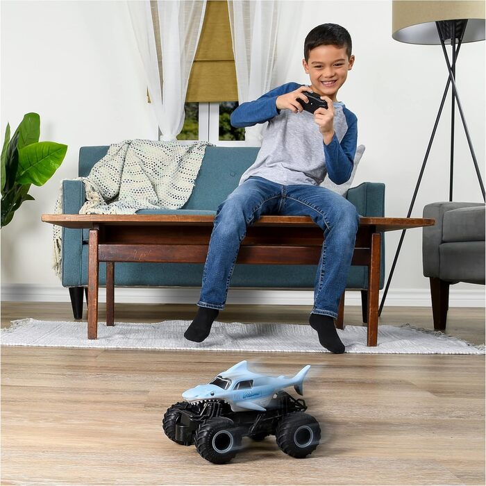 Monster Jam Megalodon RC – Радіокерований позашляховик-трюкач у вигляді акули, масштаб 1:24, від 3 років