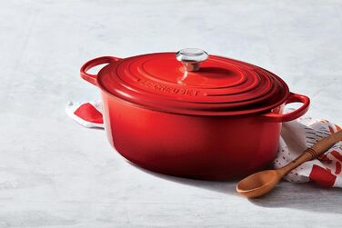 Чавунна овальна жаровня Le Creuset Signature з кришкою, 31 см, 6,3 л, для всіх плит і індукції, червона